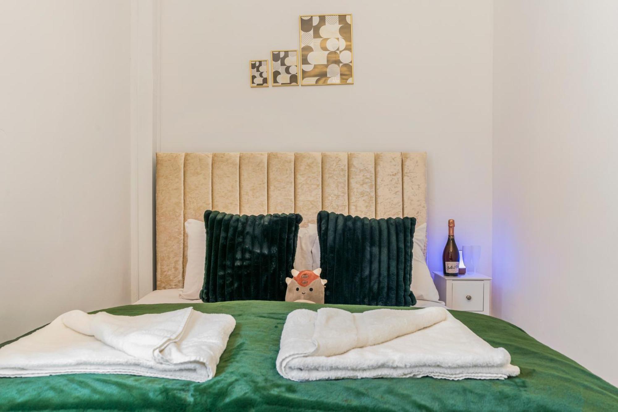 Mayfair Maisonette Chic Spacious 2-bed - 33a Apartament
