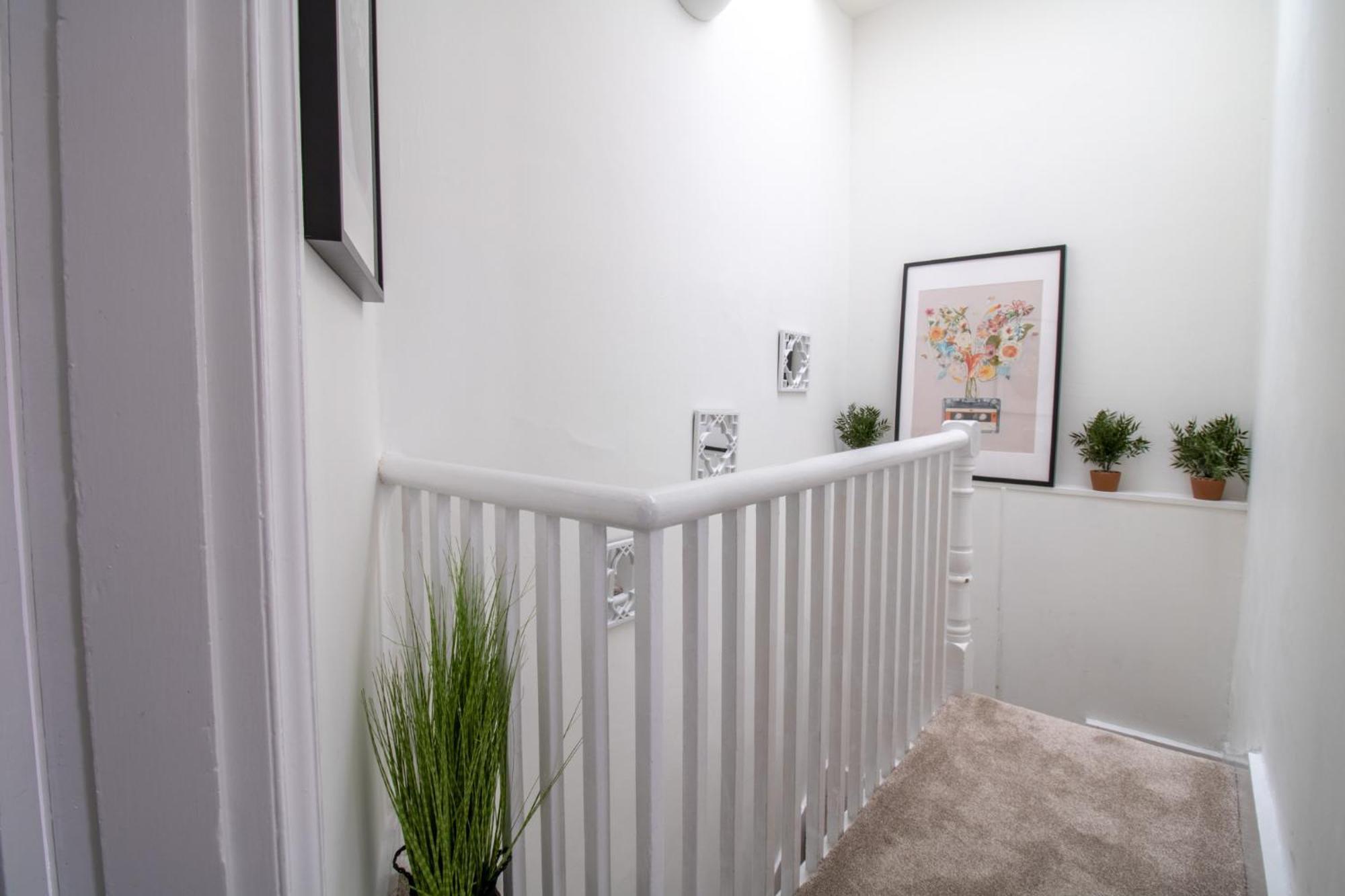 Mayfair Maisonette Chic Spacious 2-bed - 33a Londra