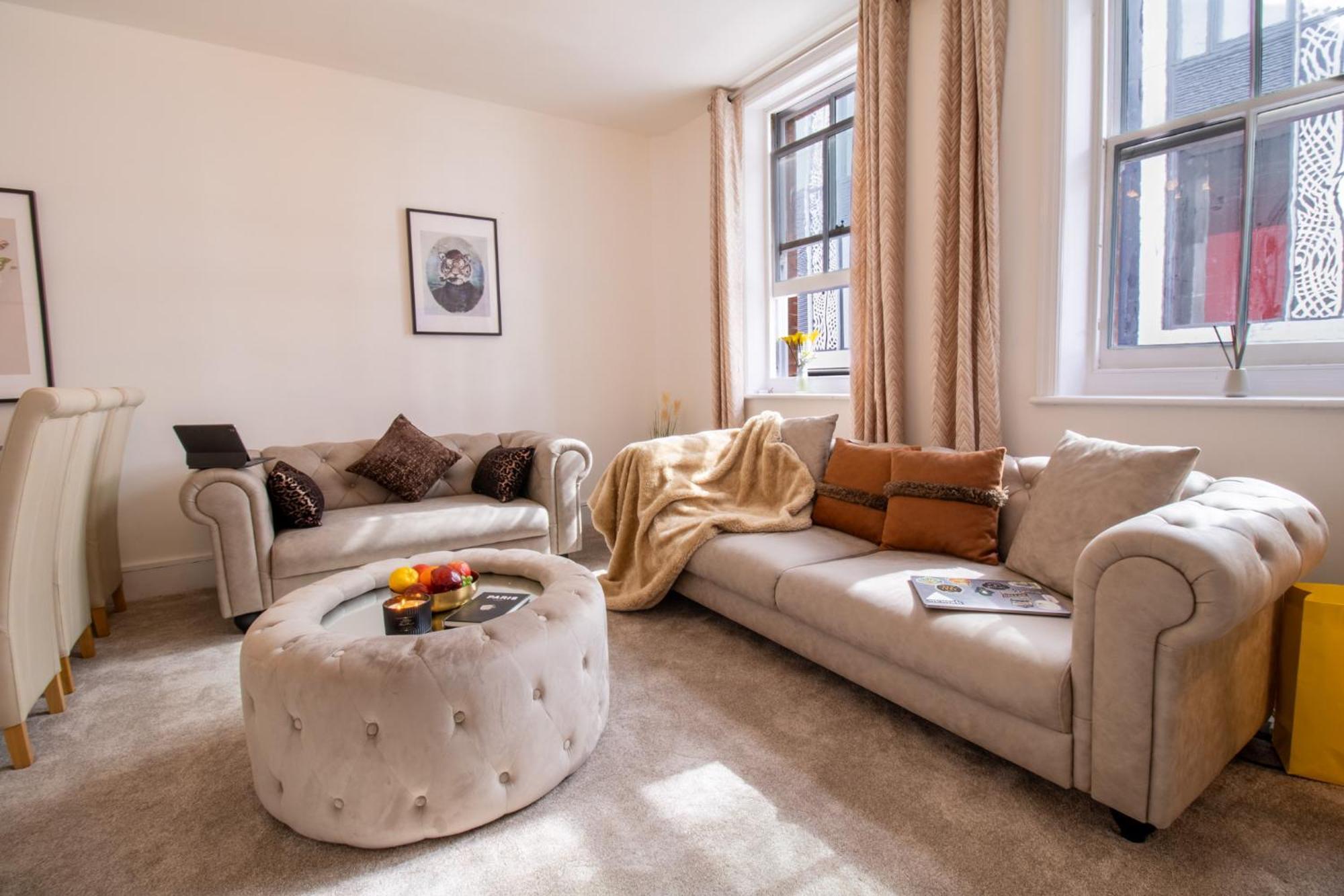 Apartament Mayfair Maisonette Chic Spacious 2-bed - 33a *