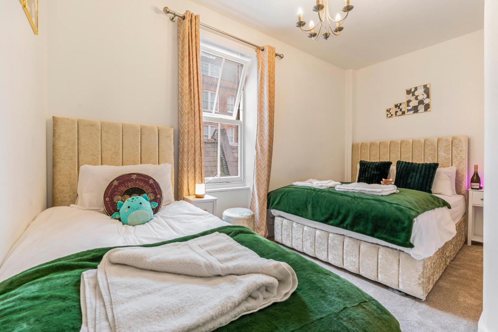 Apartament Mayfair Maisonette Chic Spacious 2-bed - 33a *