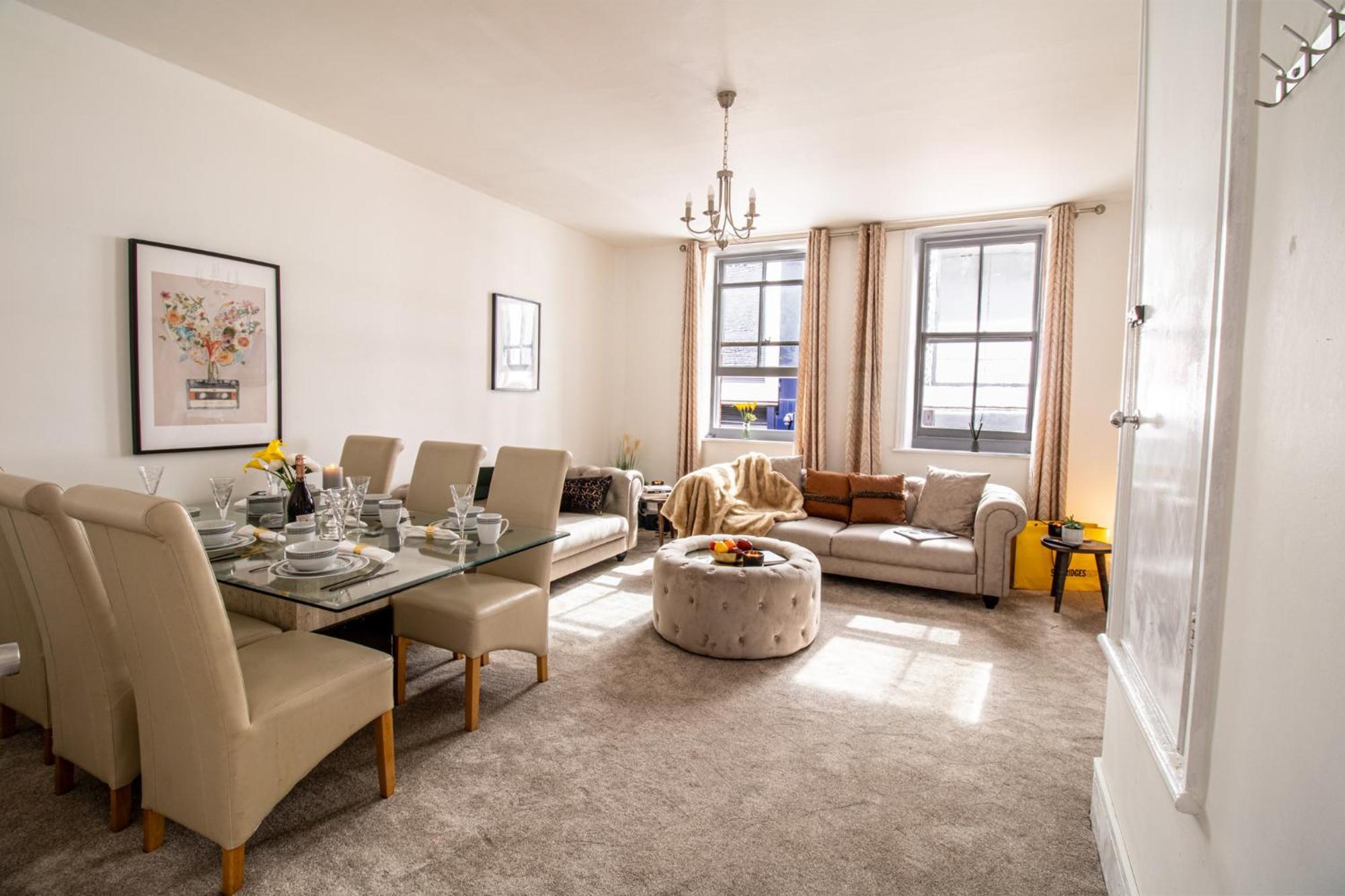 Mayfair Maisonette Chic Spacious 2-bed - 33a * Londra
