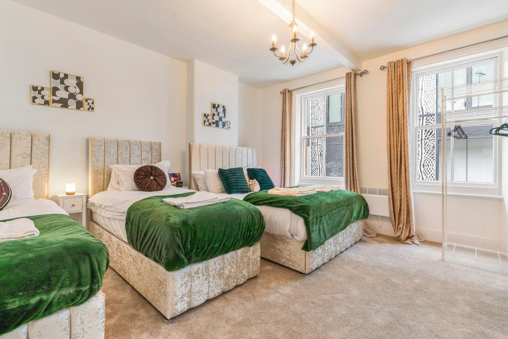 Mayfair Maisonette Chic Spacious 2-bed - 33a * Londra